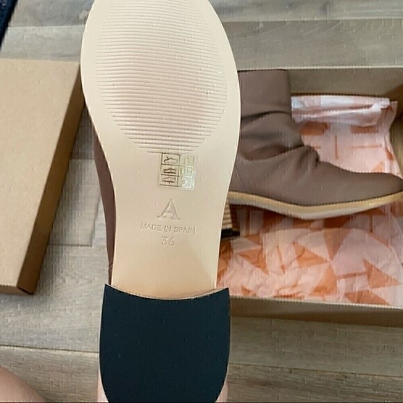 NWT Anthropologie Brown Booties - Picture 5 of 5